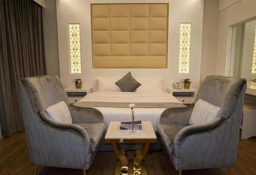 キングサイズベッドのデラックススイート, Towers Hotel Alqassim