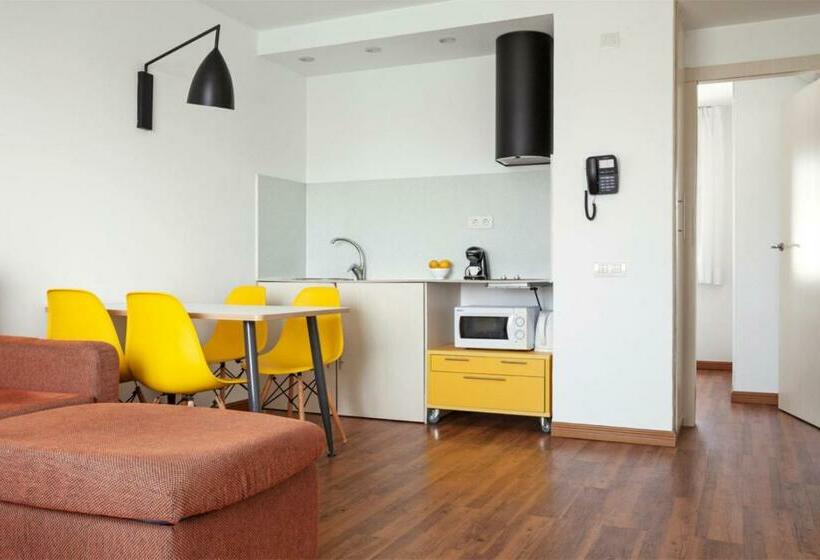 شقة غرفة واحدة, Plaza Palmeras