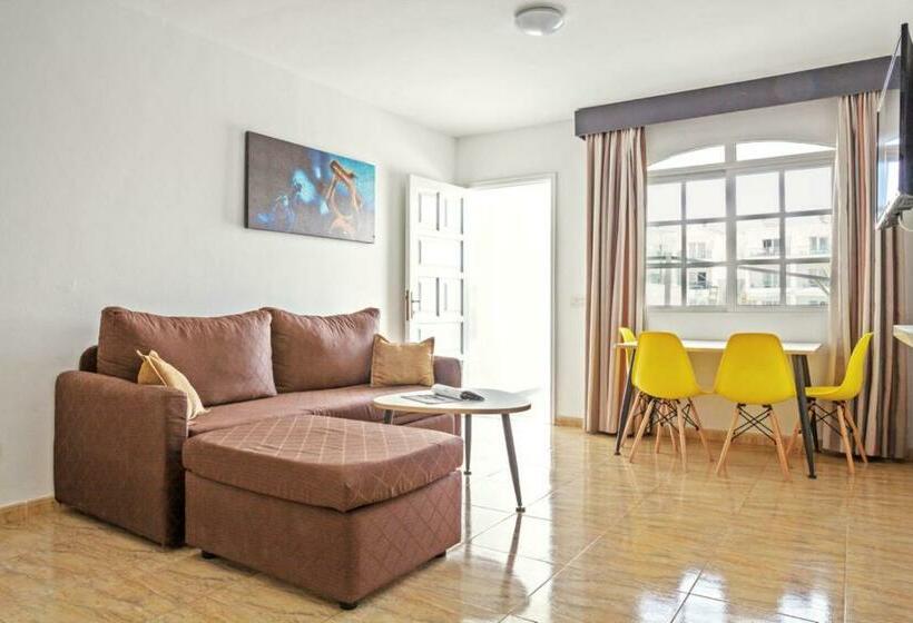 شقة غرفة واحدة, Plaza Palmeras