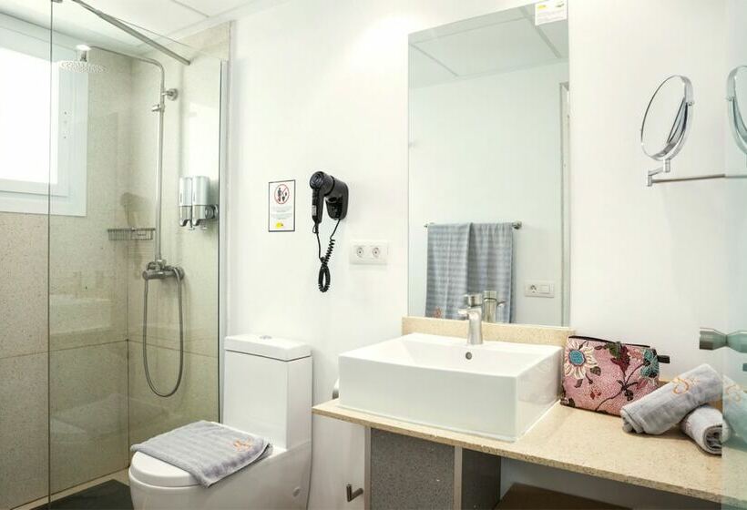 شقة غرفة واحدة, Plaza Palmeras