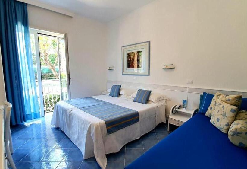 スタンダードトリプルルーム, Aurora