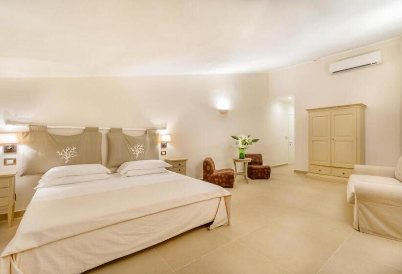 جناح جونيور, Cala Lunga