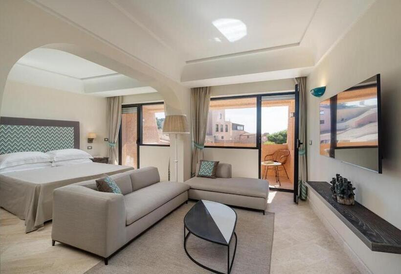 جناح جونيور عائلى, Cala Lunga