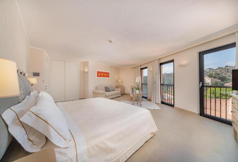 جناح جونيور, Cala Lunga