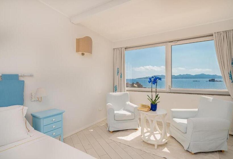 جناح جونيور, Cala Lunga