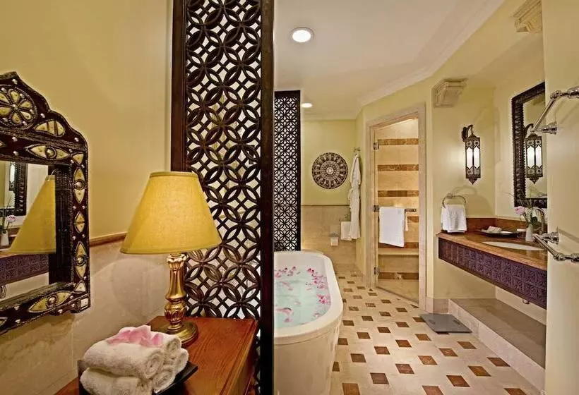 اتاق لوکس با چشم‌انداز دریا, Djibouti Palace Kempinski