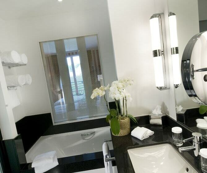 Номер Deluxe, Dukes  Palace Brugge   By Dukes  Hotel Collection