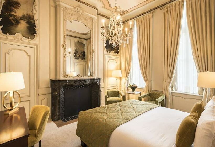 جناح جونيور, Dukes  Palace Brugge   By Dukes  Hotel Collection