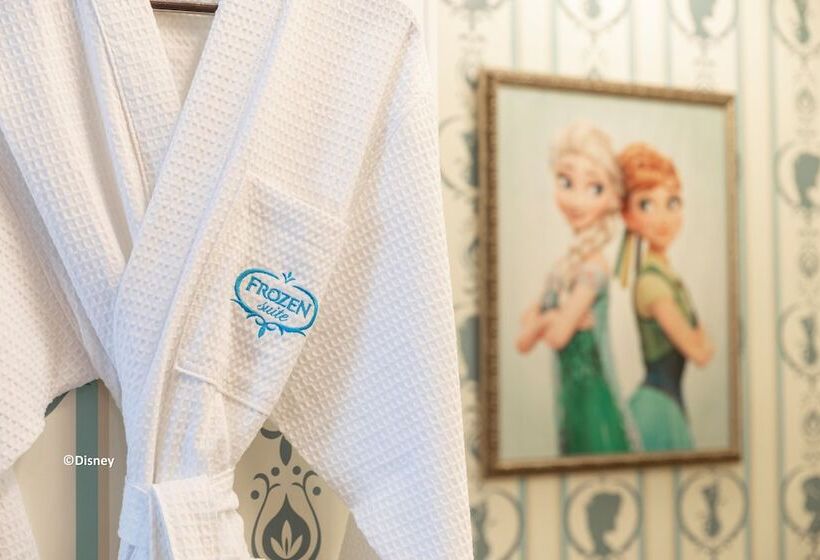 جناح كلوب, Hong Kong Disneyland