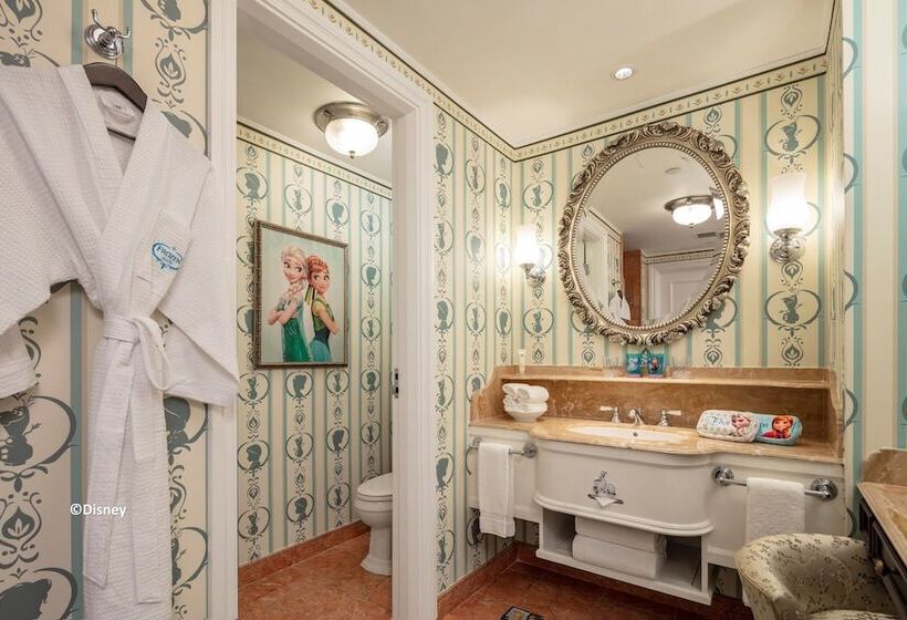 سوئیت کلاب, Hong Kong Disneyland