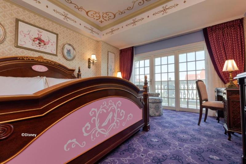 سوئیت کلاب, Hong Kong Disneyland