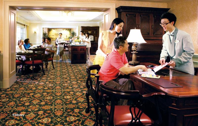 Club Room King Bed, Hong Kong Disneyland