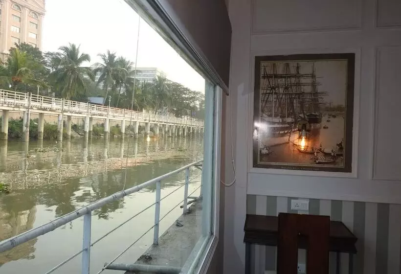 Standard-huone, Polo Floatel Kolkata