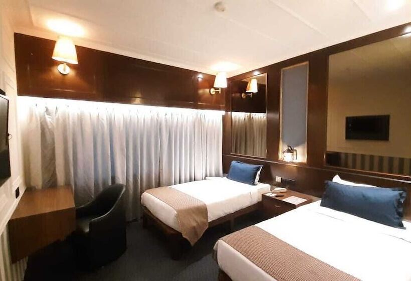 Номер Стандарт, Polo Floatel Kolkata