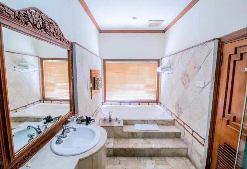 Апартаменты 1 Спальня, Ramayana Candidasa Beach Resort
