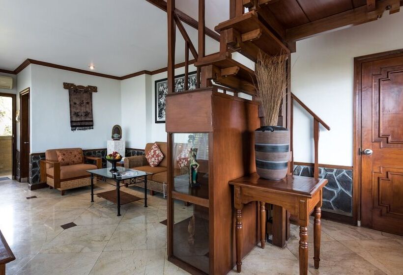 דירת חדר, Ramayana Candidasa Beach Resort