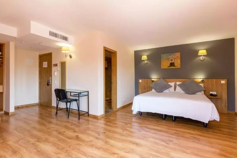 اتاق استاندارد سه نفره, Residence Europe & Spa
