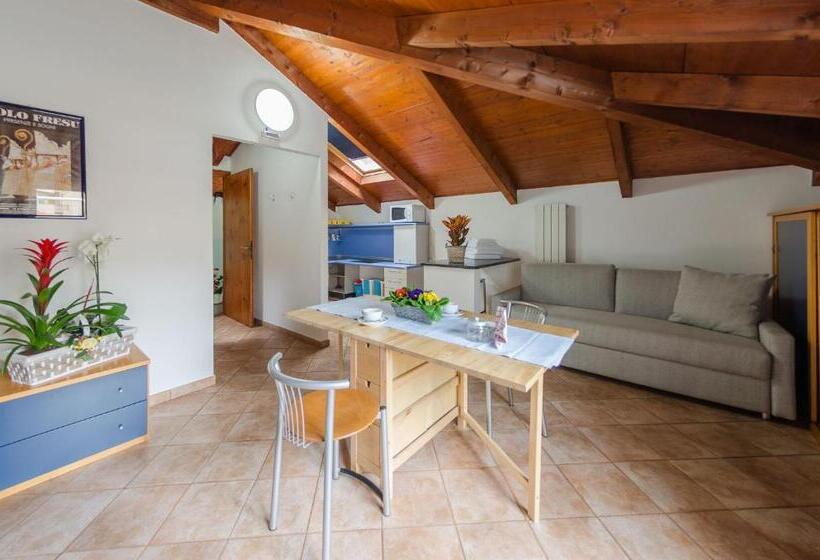 1 Bedroom Penthouse Apartment, Residenza Adelaide