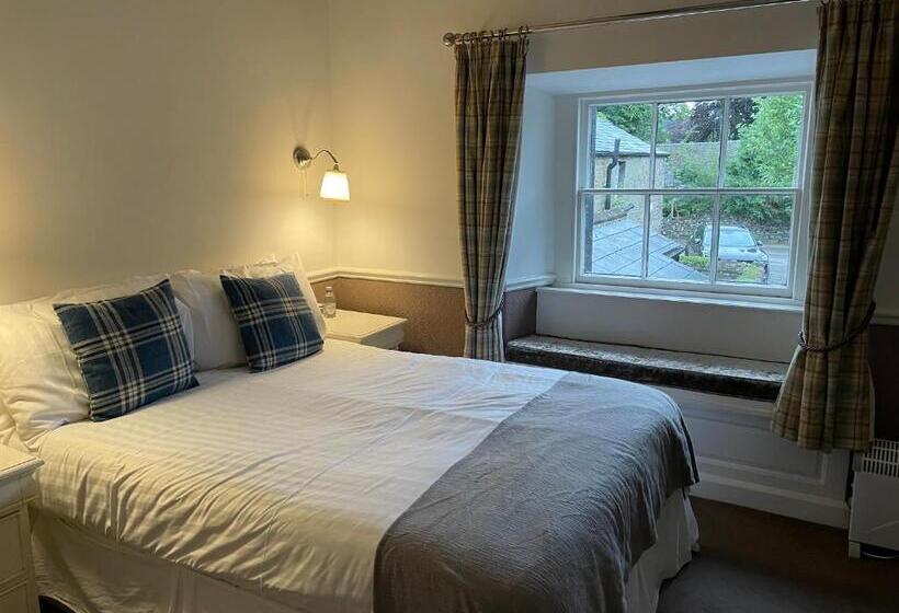 غرفة قياسية, New Inn