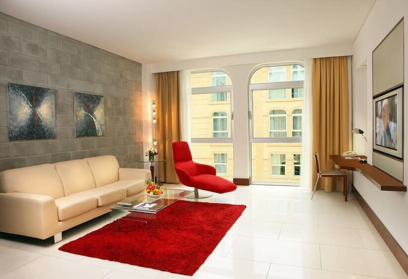 带大床的套房, Villa Rotana