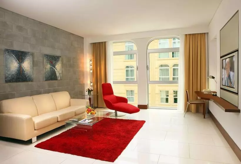 Suite King Bed