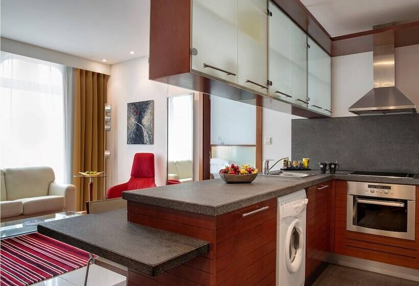 سوئیت با تخت بزرگ, Villa Rotana