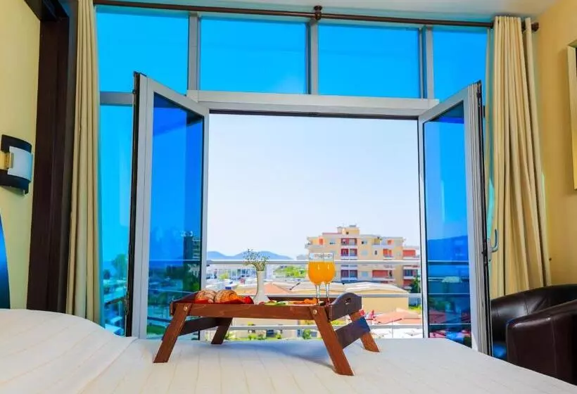 スタンダードルーム, Vlora International