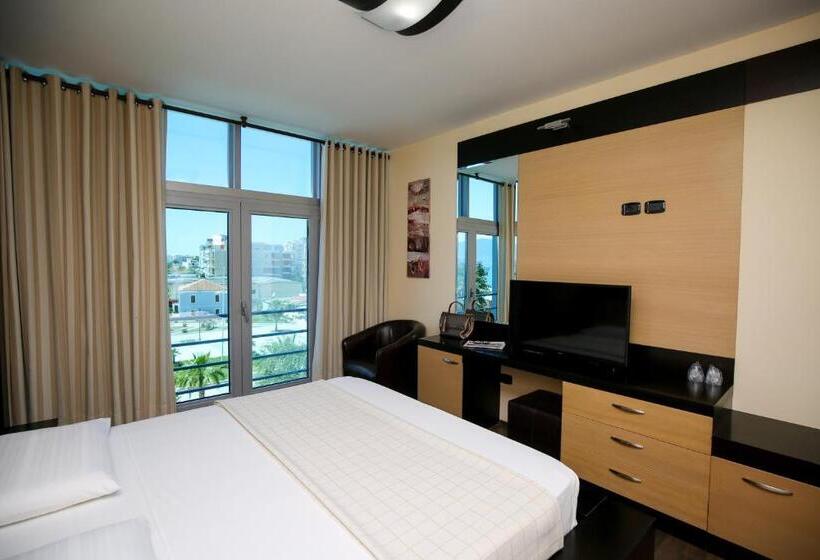 חדר סטנדרט, Vlora International