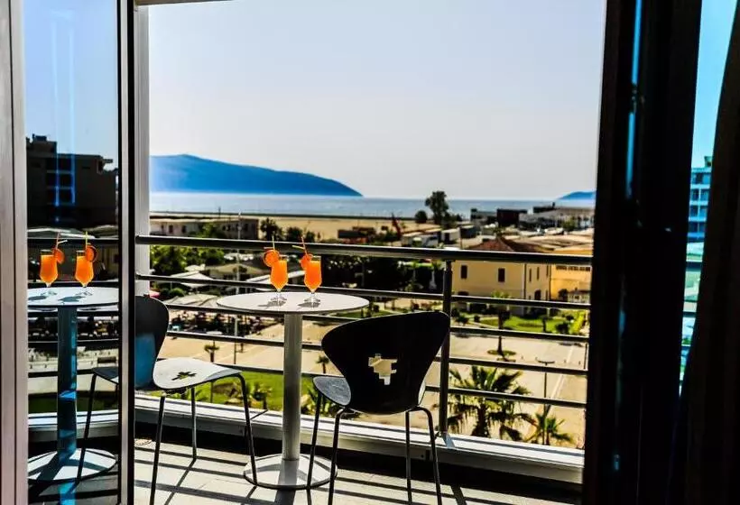 ジュニアスイート, Vlora International