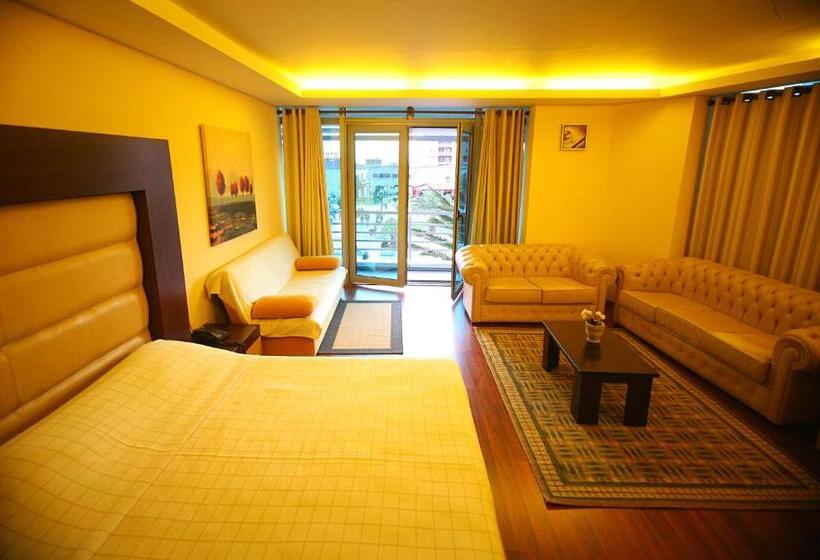 סוויטת 2 חדרי שינה, Vlora International