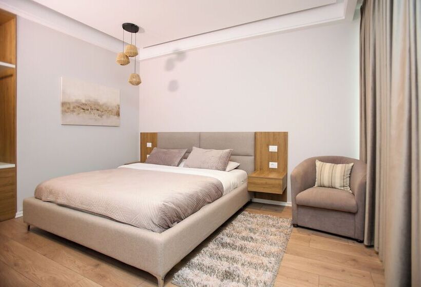 חדר סטנדרט, Vlora International