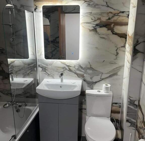 Номер Стандарт Трехместный, Macdonald Hotel & Cabins