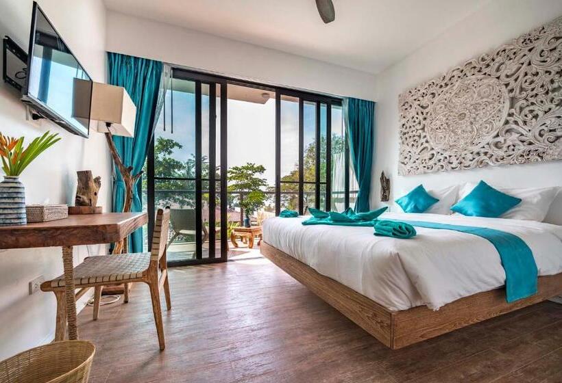 غرفة قياسية مطلّة علي البحر مزوَّدة بشُرفة, By The Sea Koh Mak Boutique Guesthouse