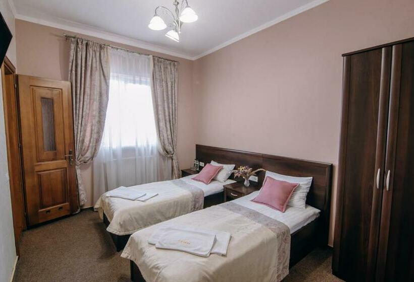 غرفة قياسية, готель скіфія