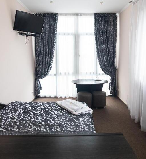 غرفة سوبيريور ثلاثية, готель скіфія