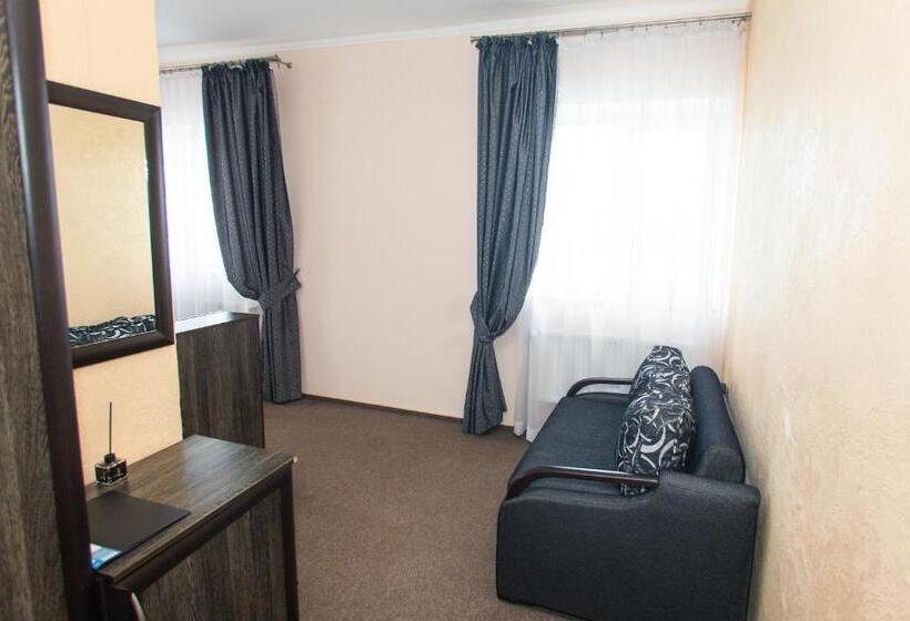 غرفة سوبيريور ثلاثية, готель скіфія