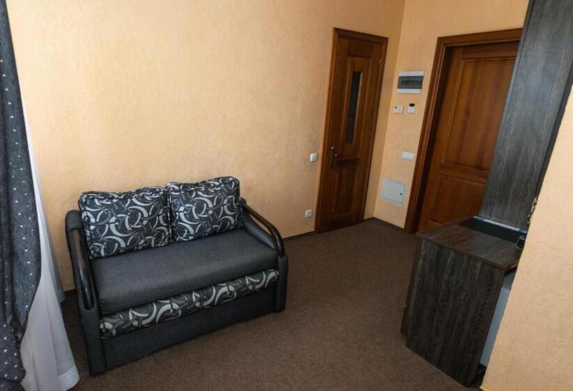 غرفة سوبيريور ثلاثية, готель скіфія