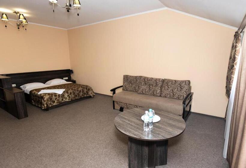 غرفة سوبيريور رباعية, готель скіфія