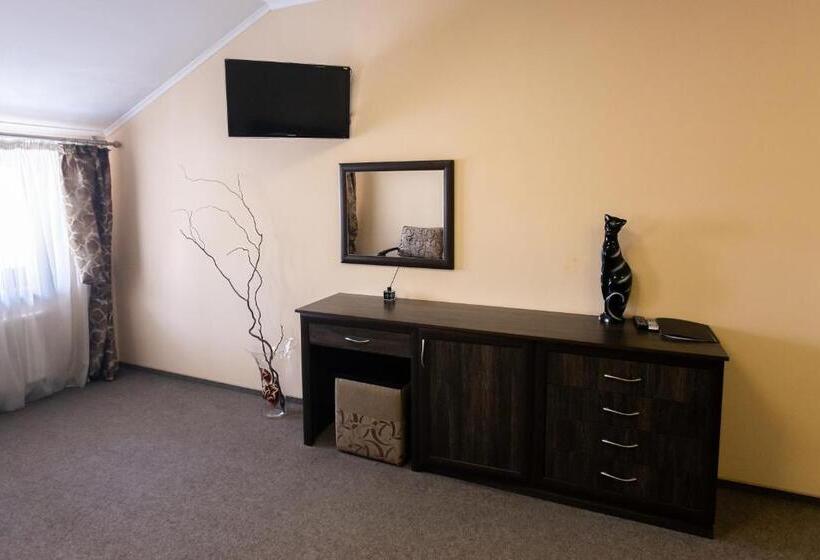 غرفة سوبيريور رباعية, готель скіфія