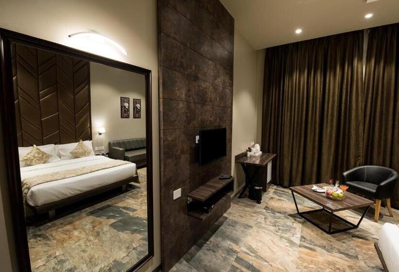 غرفة إدارية ثلاثية, Enrise By Sayaji Ahmednagar