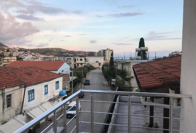 ベーシックトリプルルーム, Vial Rooms