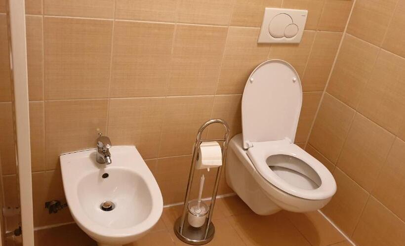 سوییت جونیور با بالکن, Penzion Montana