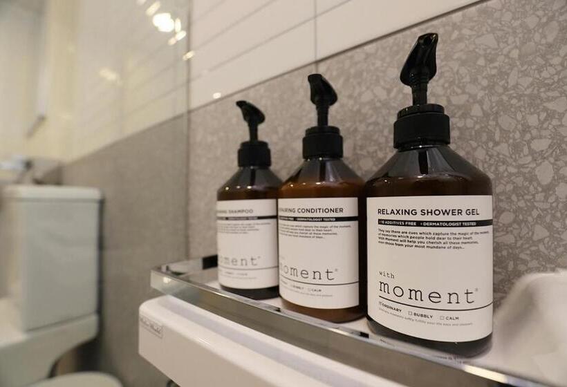 Camera Standard, Chuncheon Pine Tree