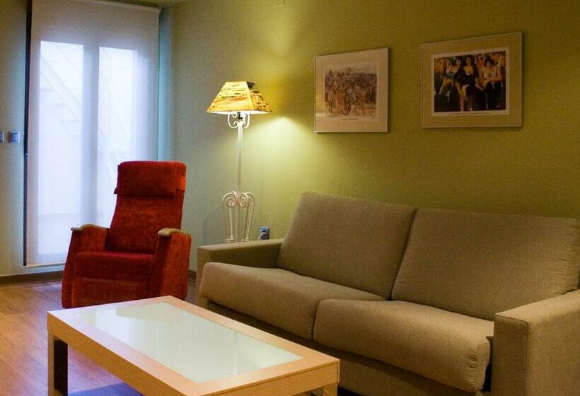 סוויטה, Hospedium Aptos Cañitas Maite Familiar