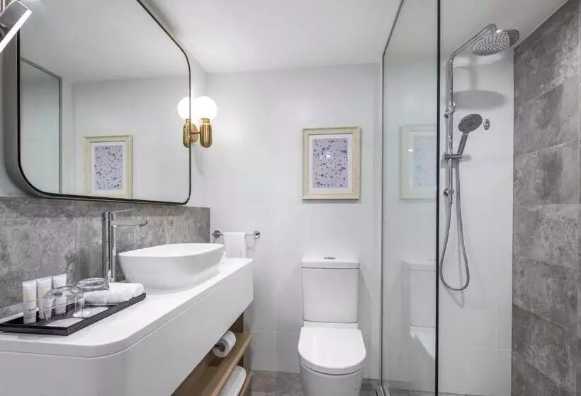 バルコニーつきオーシャンビュースーペリアルーム, Crowne Plaza Sydney Coogee Beach, An Ihg