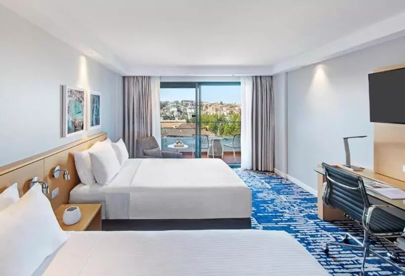 バルコニーつきオーシャンビュースーペリアルーム, Crowne Plaza Sydney Coogee Beach, An Ihg