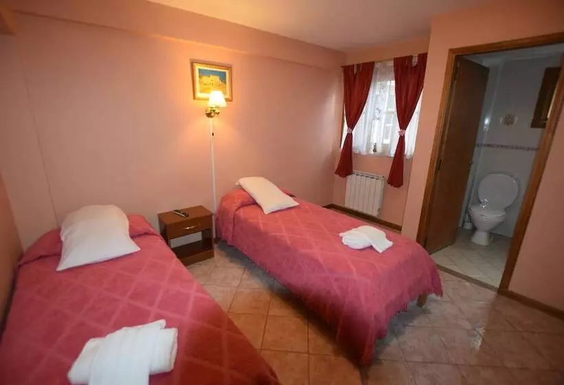 اتاق استاندارد سه نفره, Hosteria Ailen