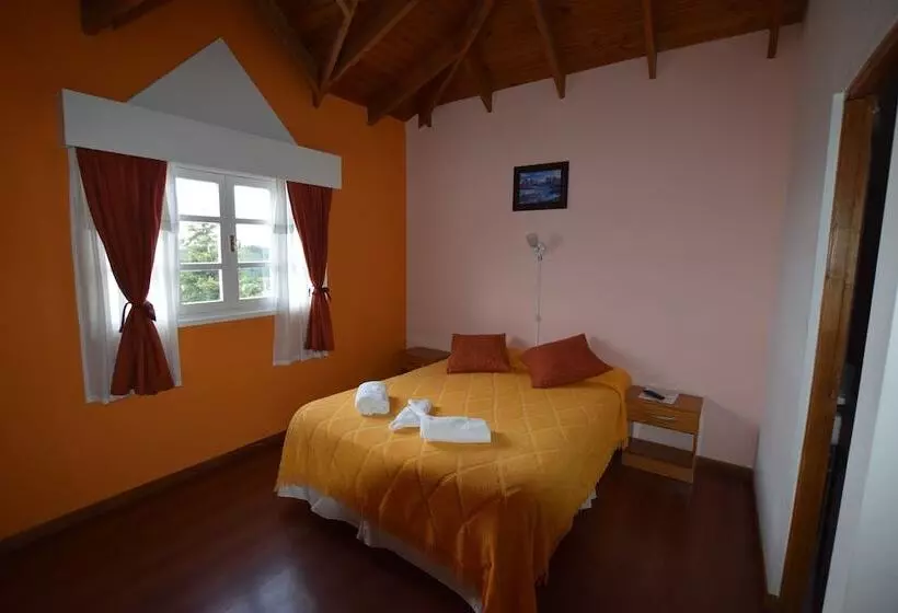 اتاق استاندارد سه نفره, Hosteria Ailen