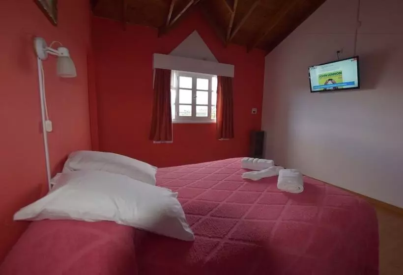 اتاق استاندارد سه نفره, Hosteria Ailen