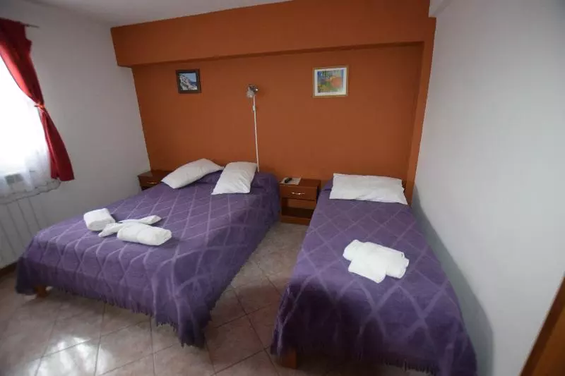اتاق استاندارد سه نفره, Hosteria Ailen